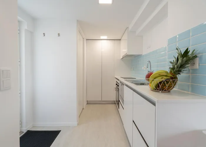 Host Wise - Charming House With Ocean View 纳扎雷